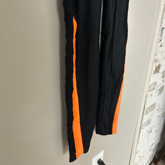 Under Armour Compression Heat Gear Leggings - Picture 2 of 6